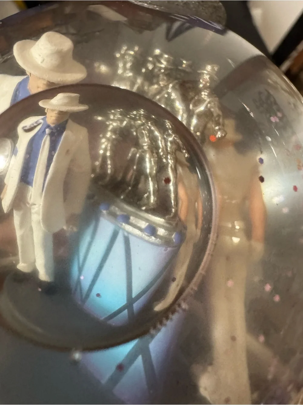 RARE Michael Jackson ONE Cirque Du Soleil musical light-up snowglobe Memorabilia
